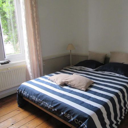 Chez Marie Apartment Понтиви Екстериор снимка