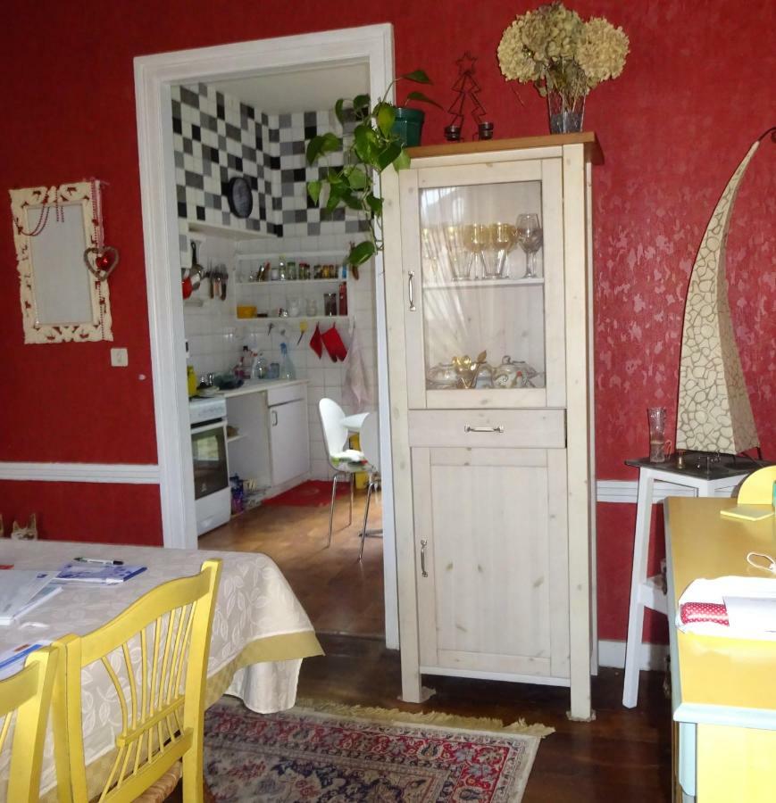 Chez Marie Apartment Понтиви Екстериор снимка