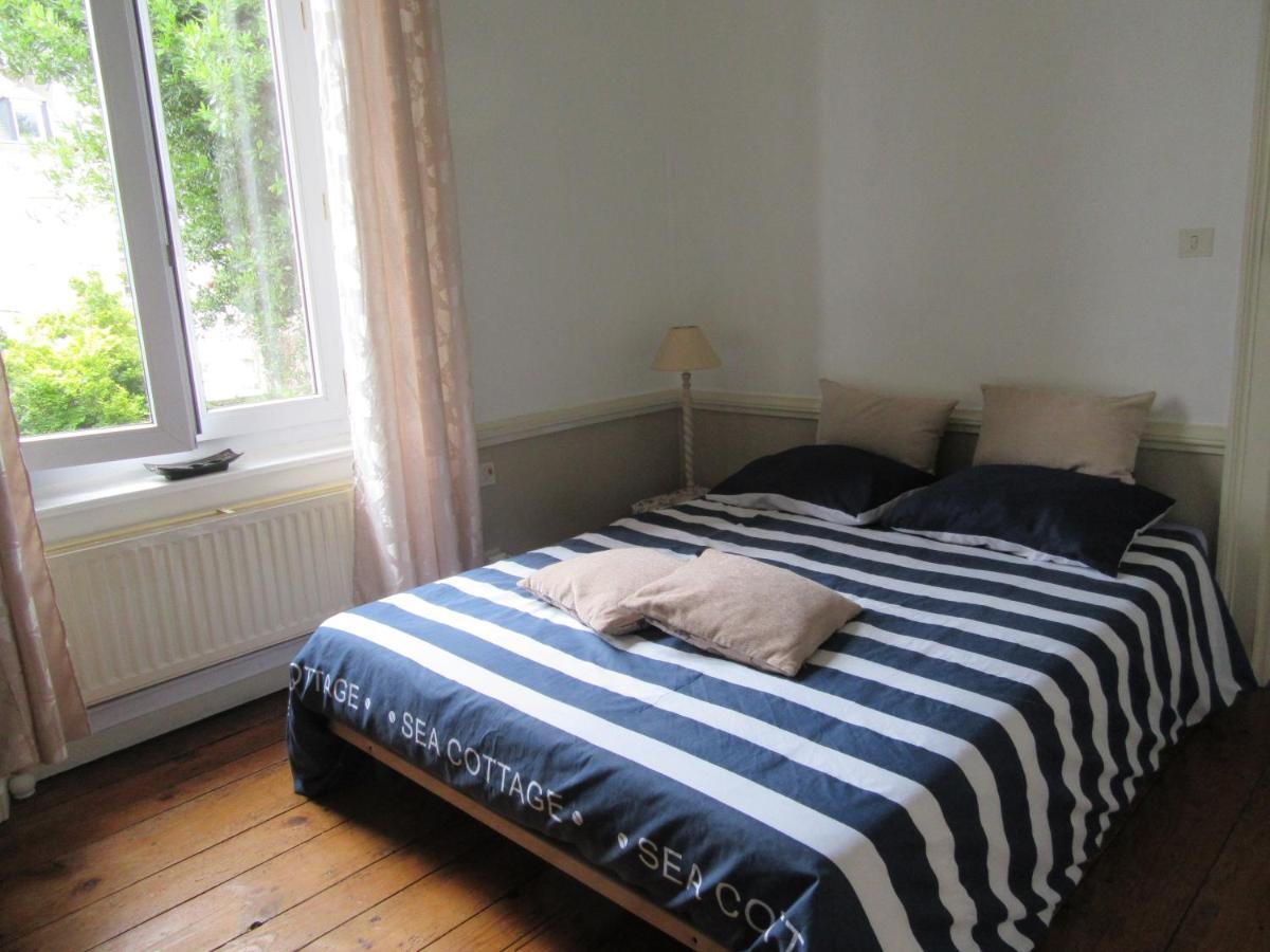 Chez Marie Apartment Понтиви Екстериор снимка