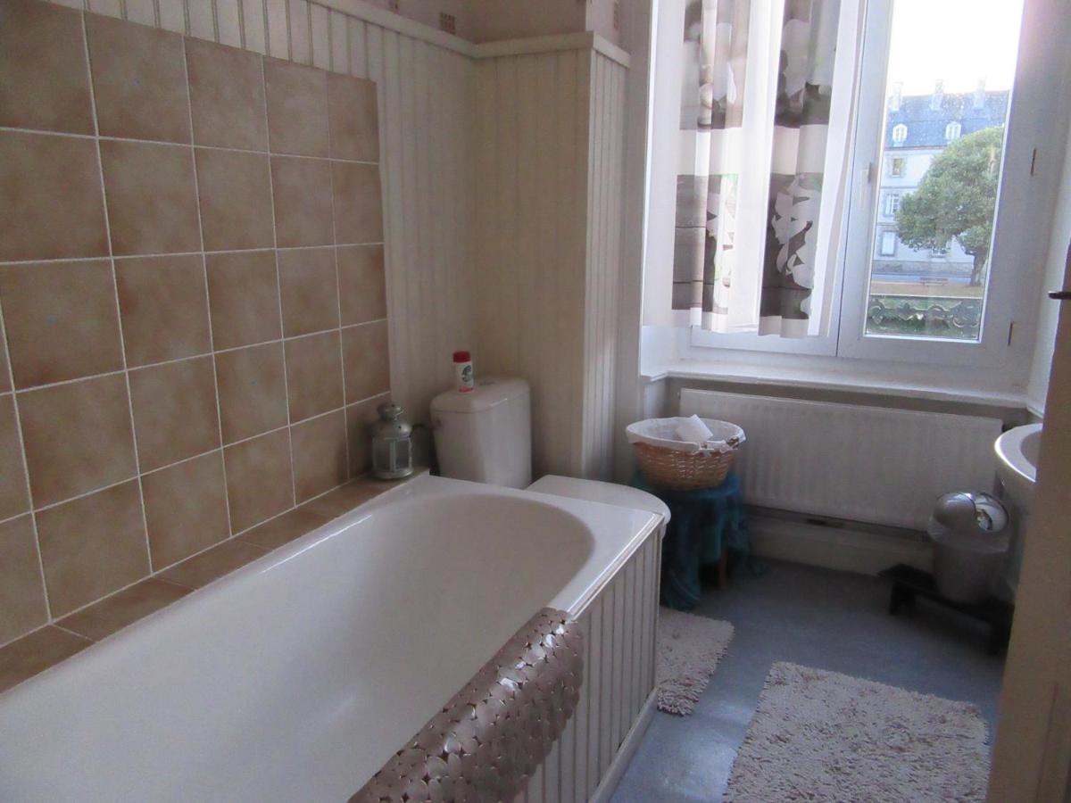 Chez Marie Apartment Понтиви Екстериор снимка